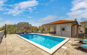 Nice Home In Kapovci With Outdoor Swimming Pool