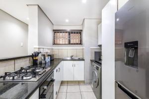 Green Diamond Umhlanga Apartment w Balcony & Rooftop Pool