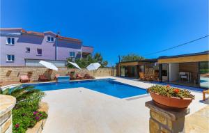 Amazing Apartment In Kastel Stari