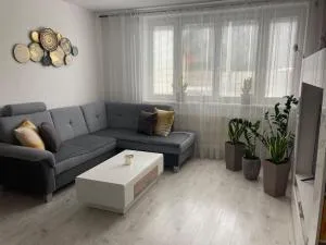 Apartmán s terasou, bezplatné parkovanie - Podunajské Biskupice