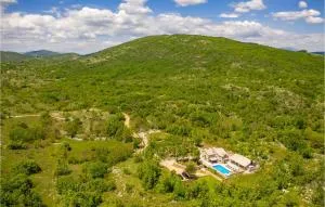 Amazing Home In Krivodol With Kitchen - Lokvičič