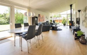 Three-Bedroom Holiday Home In Ebeltoft