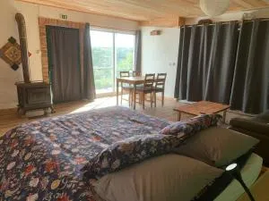 House with Forest View - Lomba