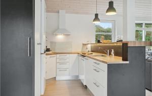 Cozy Home In Struer With Wifi