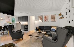 Cozy Home In Hadsund With Sauna