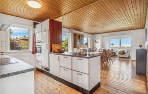 Gorgeous Home In Læsø With Kitchen