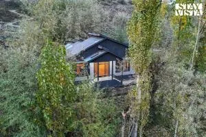 StayVista at Crystal Creek 2BR villa in Gulmarg with Free Breakfast - Gulmarg