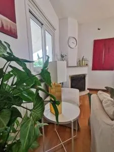 Cozy Family Home - Ayvaryara