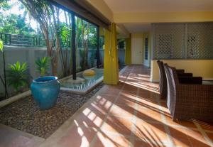 Palm View Villa