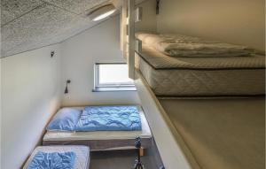 Holiday Home Halvejen Hytte Spjald Ii