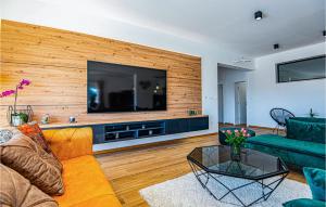 Stunning Home In Zaboric With Kitchen 