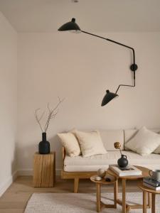 JAPANDI CHIC 1BR Bright Functional Designer Flat