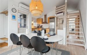 Beautiful Home In Hvide Sande With Wifi