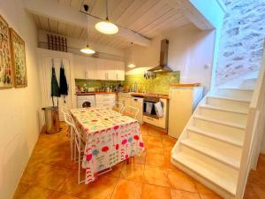 Appartement avec terrasse tropezienne, Aups