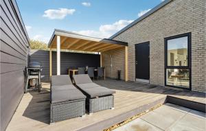 Gorgeous Home In Ringkøbing With Wifi