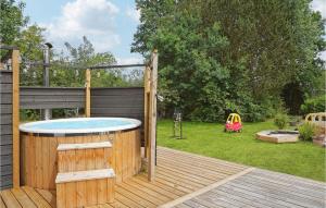 Awesome Home In Glesborg With Wifi