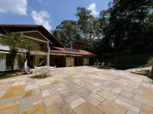 Casa de Luxo 2500m² na Granja Viana - Cotia