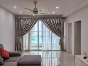 SUMMERSET 8PAX 3BR LUXURY SEAVIEW SUITE ROOM