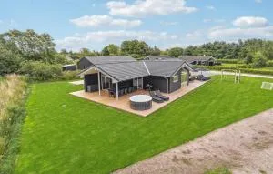 4 Bedroom Pet Friendly Home In Hadsund - Nørre Hurup