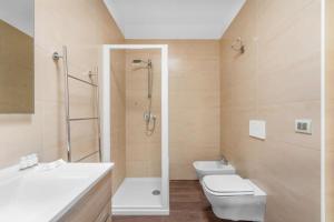 Vacation paradise in Iseo Lake with many pools