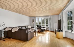 Pet Friendly Home In Ebeltoft With Wifi