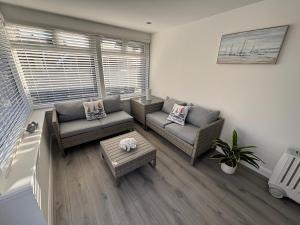 2-Beds Sleeps 4 w Parking 15 mins to St Andrews