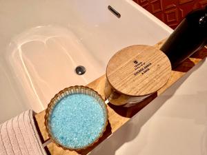 Coquillages et crustacés, Netflix baignoire îlot chez Ivona Vacances