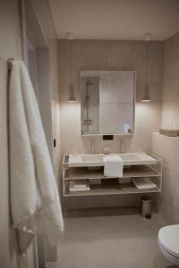 Deluxe Double or Twin Room with Lake View room in Hotel Oostergoo