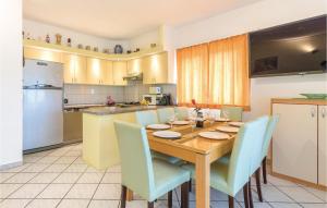 4 Bedroom Beautiful Apartment In Stinjan 
