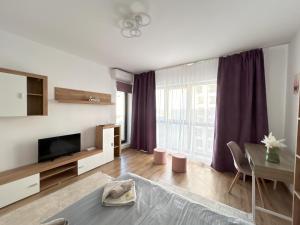 Chic Studio with Balcony at Exigent Plaza - 05