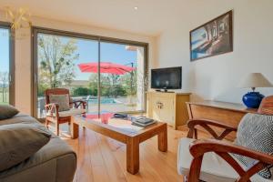 Appartements Maison Moderne avec Piscine au Coeur des Vignes : photos des chambres