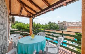 2 Bedroom Amazing Home In Visnjan 