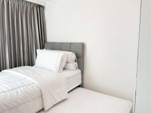 The Jeewel of La Casa IV