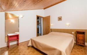 2 Bedroom Gorgeous Apartment In Lovran 