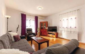 2 Bedroom Lovely Apartment In Kostrena