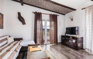 3 Bedroom Lovely Home In Rab 