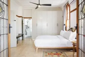 Walk to the Beach from a Stunning Elwood Apartment - Melbourne