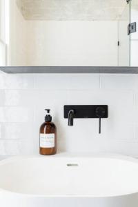 Walk to the Beach from a Stunning Elwood Apartment