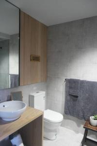 Lonsdale Street Studio Apartment