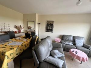 Cozy 2-bedroom apartement within walking distance of the beach T62