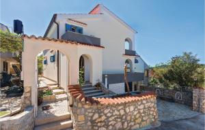 Three-Bedroom Holiday Home In Zaboric