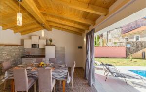 Gorgeous Home In Visnjan With Wifi