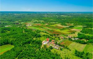 Gorgeous Home In Visnjan With Wifi