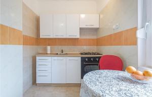 Two-Bedroom Apartment In Fazana