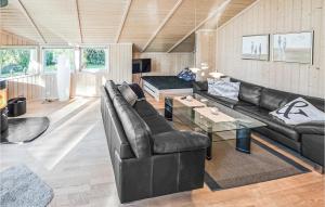 Three-Bedroom Holiday Home In Sydals