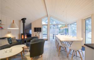 Six-Bedroom Holiday Home In Ebeltoft