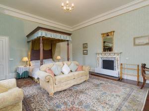 Symbister Suite