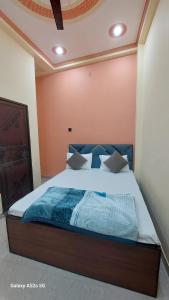 NARAYANI paying guest house