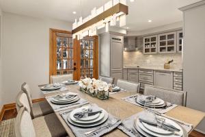 Central AC, Updated 4 BR, 4-5 BA Townhouse, Pool