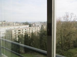 Appartements LIMOGES mairie,appart au5e ,FRAIS, ascenseur, parkingS ,jardin ,tranquille ! : photos des chambres